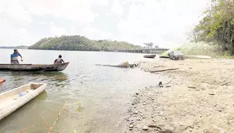 Preocupa nivel de los lagos  