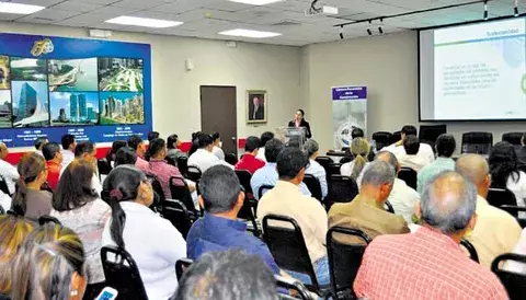 Dictan capacitación en construcción 