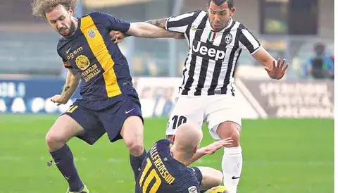 Carlos Tévez anota un doblete, pero empate de la ‘Juve’ lo deja molesto 