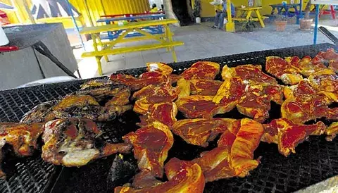 Autoridades seguirán con los monitoreos en los locales  de comida 