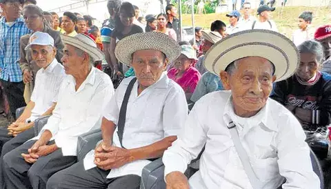 Gobierno inicia pago de 120 a los 70 en Chiguirí Arriba 