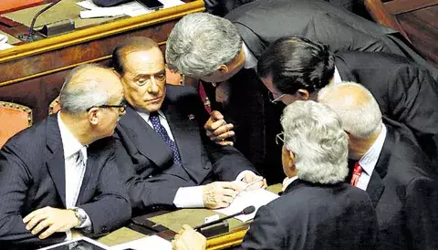 Berlusconi es declarado en rebeldía al comenzar nuevo juicio por soborno 