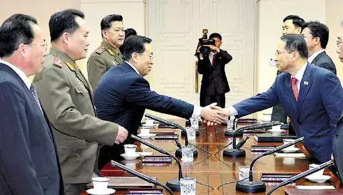  Corea del Norte y del Sur celebraron reunión en pueblo fronterizo 