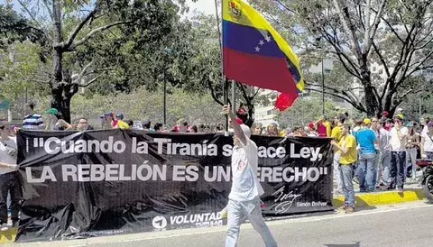 Abren procesos contra 10 manifestantes venezolanos 