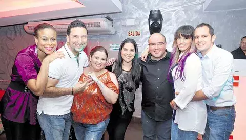 Reunidos en celebración de amor y amistad  