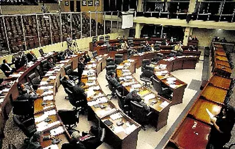 Independientes electos  en el 2009 saltan a las filas de los partidos   
