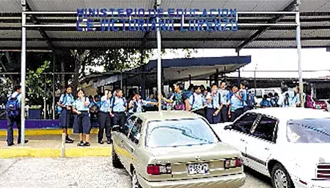  Inician año escolar 