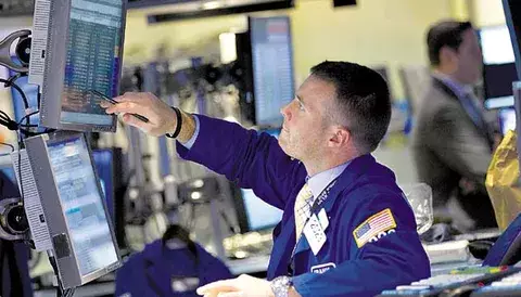 Personas superan a las máquinas y baja la transacción electrónica  