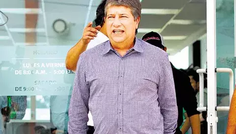 Su pasado lo persigue 
