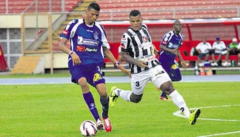 Árabe busca el liderato solitario 