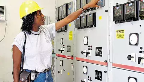 Entregan 34 nuevas becas de trabajo 