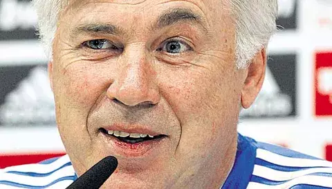 Ancelotti le tira flores a Martino y Simeone 