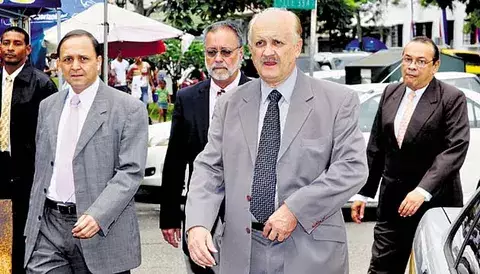 Presidente desconfía de la empresa contratada por el TE 