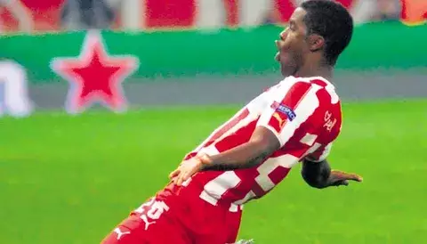  Olympiakos da la sorpresa y vence al United 
