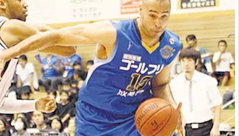 Dionisio luce bien en Japón 