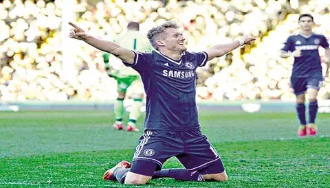 Chelsea triunfa y el Arsenal se aleja de la cima 