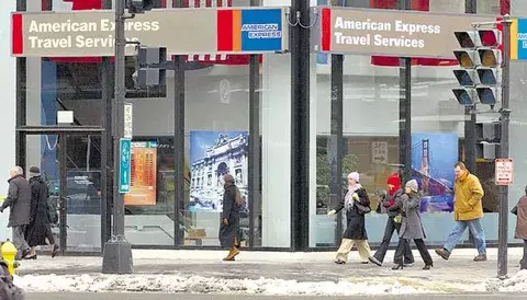 AmEx ofrece su nueva tarjeta que rivaliza con los productos premium  