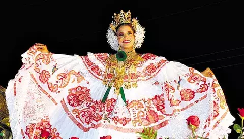 Traje típico, murgas y jolgorio 