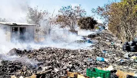 Basura del Carnaval hace colapsar vertedero tableño