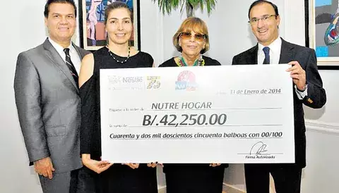 Nestlé entrega donación a Nutre Hogar 