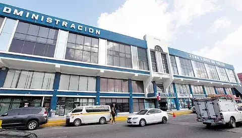 Venezuela congela el cambio de divisas para los viajes a Panamá  