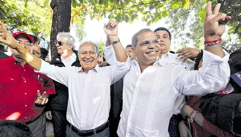  Comicios presidenciales en El Salvador son reñidos  