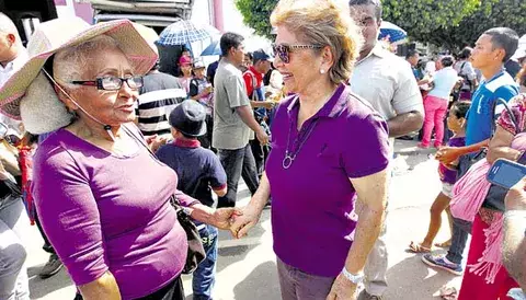 Expresidenta Mireya Moscoso recorrerá el país con J.D. Arias 