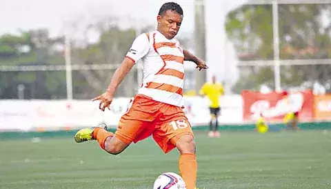 Chepo empieza a meterse en un lío  