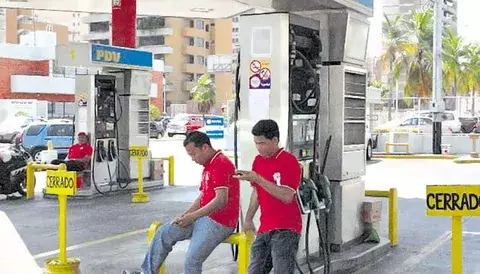  Distribuidores de combustible dejan de surtir a las estaciones 