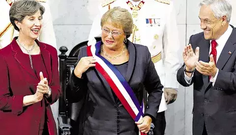 Bachelet asume y promete grandes transformaciones  
