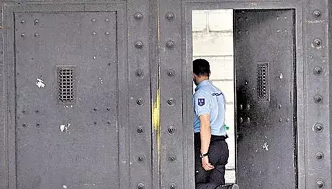 Asesinan a testigo de juicio a Noriega 