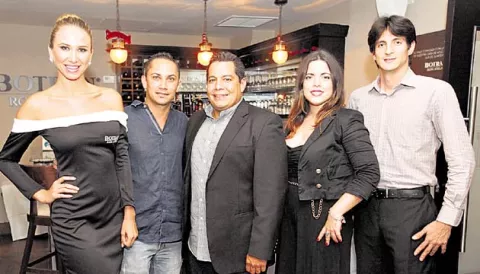 Inauguración de Lomitos Steak House