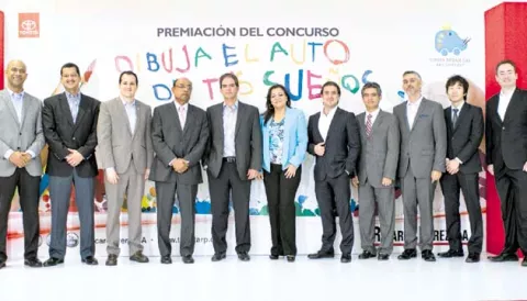 Ricardo Pérez anuncia ganadores de concurso