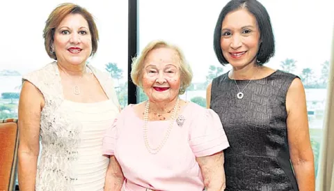 Coctel en honor de las Debutantes 2014