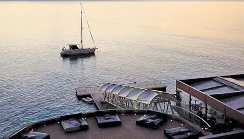 Salida de la marina del hotel Trump