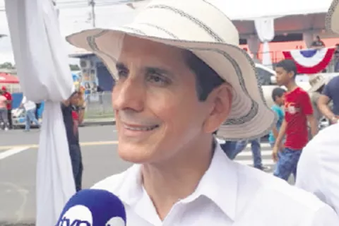 Roux eliminará a políticos de las federaciones