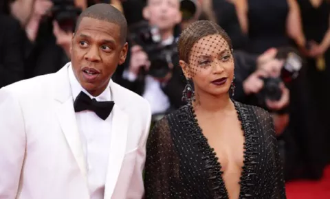 Jay Z es atacado por la hermana de Beyoncé