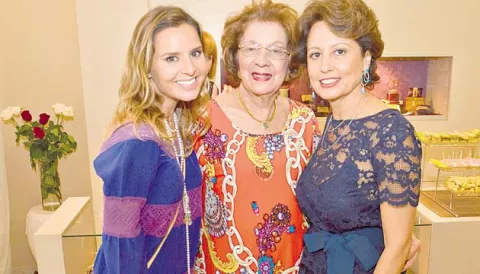 Desfile de Barakat y Lupita Barriga