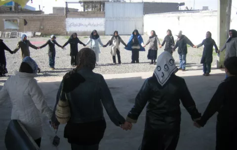El aburrimiento y querer adelgazar empujan a las mujeres a las drogas en Irán