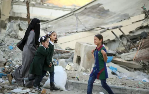 Niños de Gaza vuelven a la escuela tras la guerra