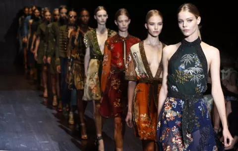 En fotos: Los finales de desfiles en la Semana de Moda de Milán