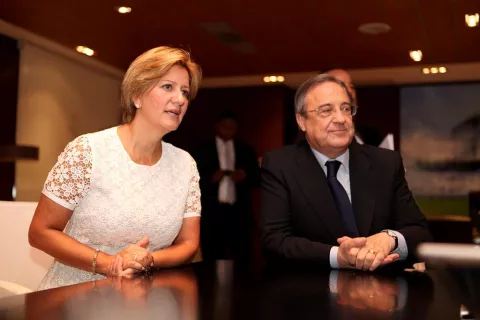 La Primera Dama visita a Florentino Pérez en el Bernabéu