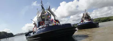 Bautizo de los nuevos remolcadores del Canal de Panamá 