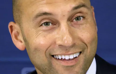 Jeter lanza sitio para conectar atletas y fans