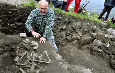 Hallan la tumba de un nuevo "vampiro" en un yacimiento medieval de Bulgaria
