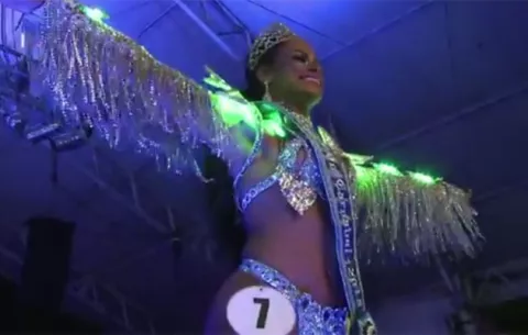 VIDEO Anuncian el Rey y Reina del carnaval Brasileño