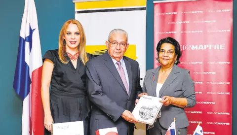 Fundación Mapfre entrega libros históricos