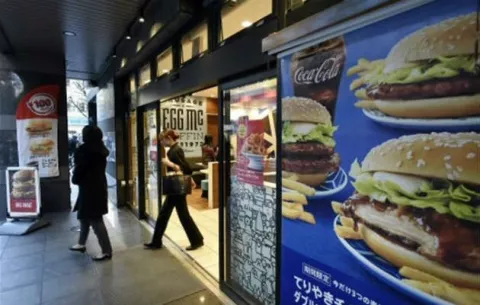 Sorpresa: Dientes, plástico en productos McDonald's en Japón 