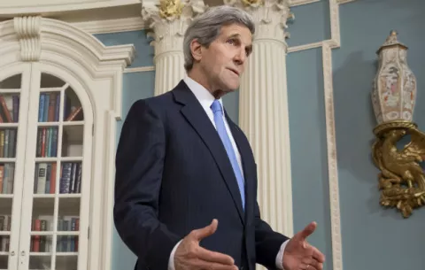 John Kerry recibe una multa de 50 dólares por no retirar nieve de su casa