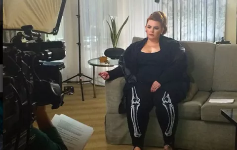 Un modelo "muy plus" se pega un contrato y fama